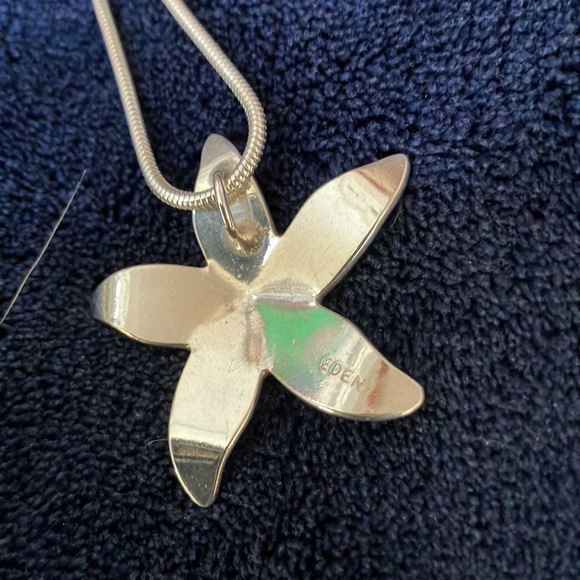 Eden Hand Arts starfish pendant with chain - Picture 2 of 8